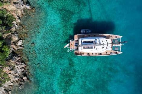 Review img # 19 of the yacht AEOLUS 77