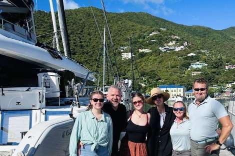 Review img # 2 of the yacht DRAGONFLY