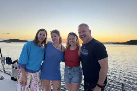 Review img # 3 of the yacht DRAGONFLY