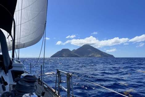 Review img # 4 of the yacht ELVIS MAGIC