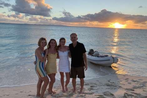 Review img # 83 of the yacht FOXY LADY