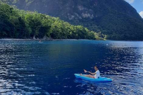 Review img # 24 of the yacht Groovy