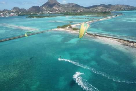 Review img # 1 of the yacht Groovy