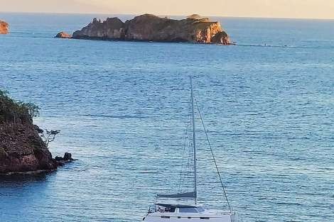 Review img # 23 of the yacht ILLUSION