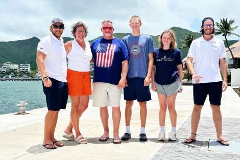 Review img # 4 of the yacht INFINITY