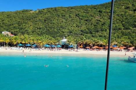 Review img # 10 of the yacht ISLAND KISSES