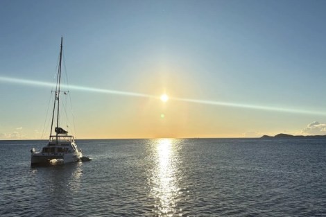 Review img # 7 of the yacht ISLAND KISSES