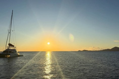 Review img # 8 of the yacht ISLAND KISSES