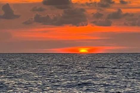 Review img # 64 of the yacht ISOLABLUE