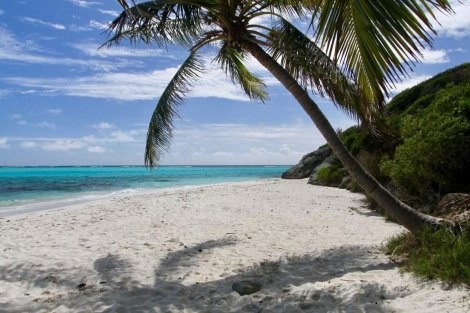 Review img # 44 of the yacht ISOLABLUE