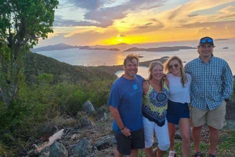 Review img # 132 of the yacht LIQUID ZEN