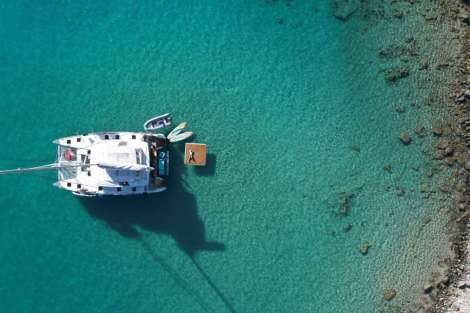 Review img # 27 of the yacht LIQUID ZEN