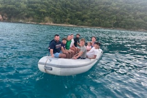 Review img # 2 of the yacht PERPETUAL BLUE