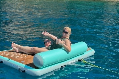 Review img # 76 of the yacht SUN GODDESS