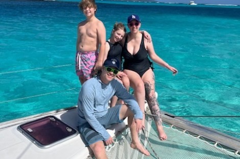 Review img # 2 of the yacht TIMAIAO 2